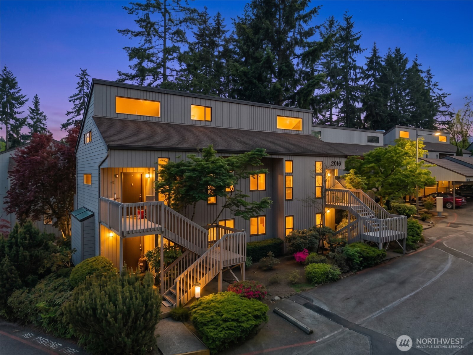 Bellevue - 10919 NE 35th Place
