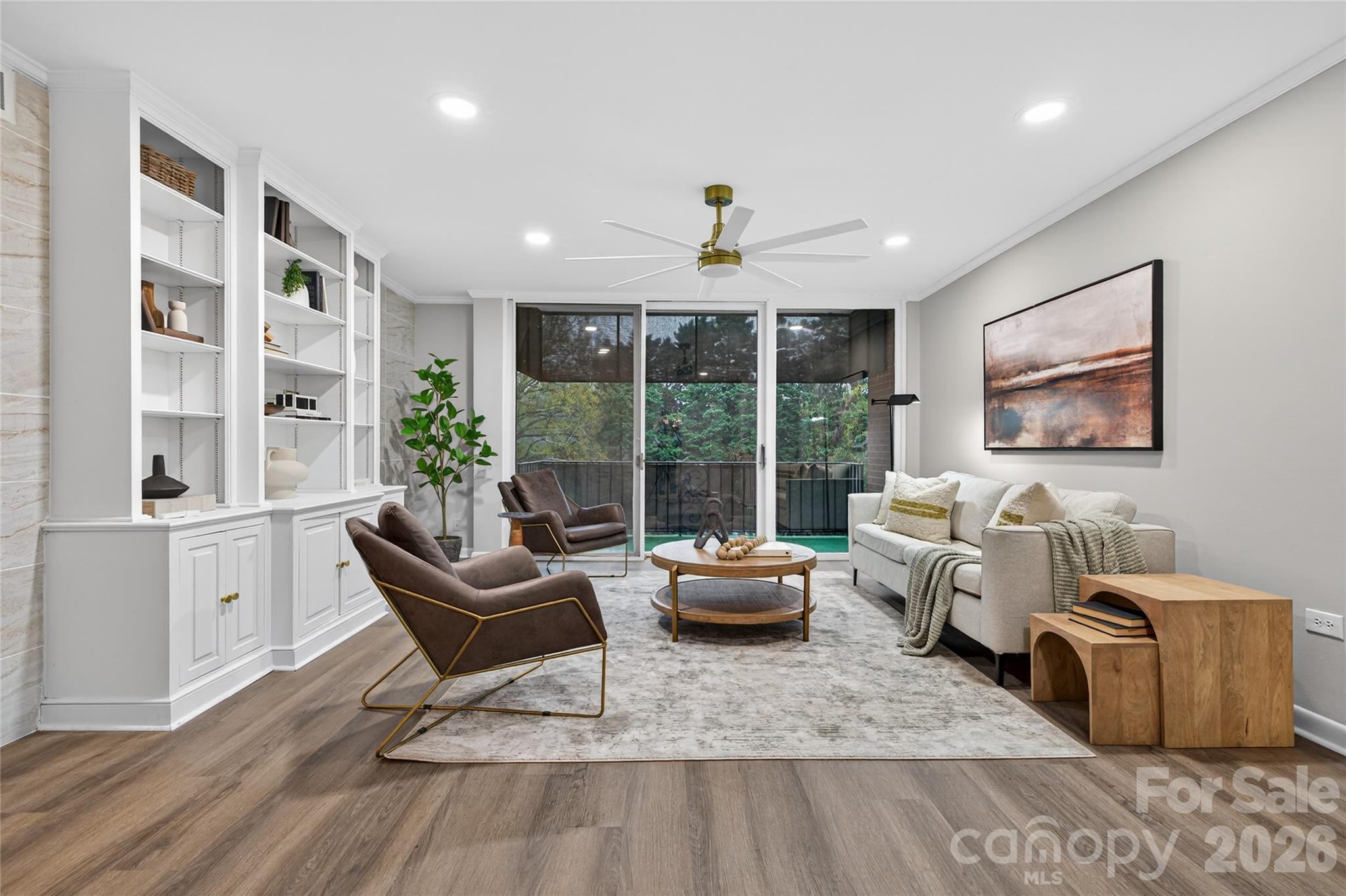 1300 Queens Road 409