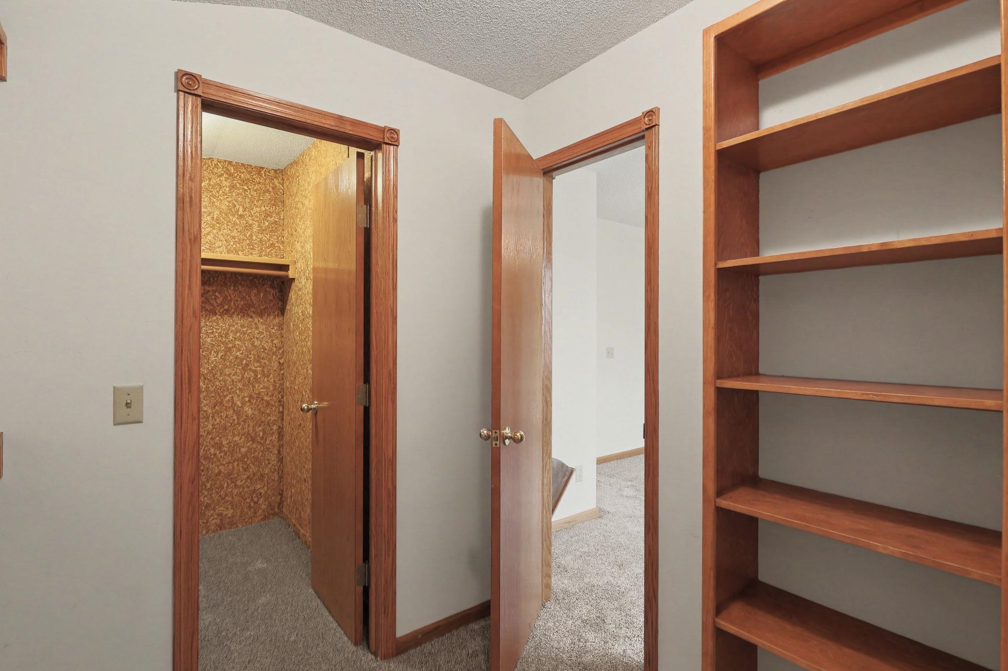 2318 N Cedar Downs Ln