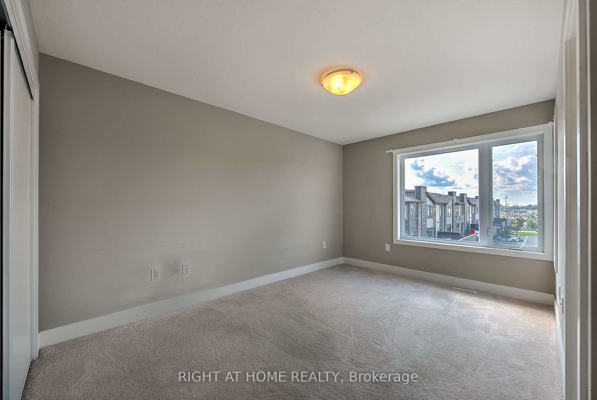 1960 Dalmagarry Rd 202