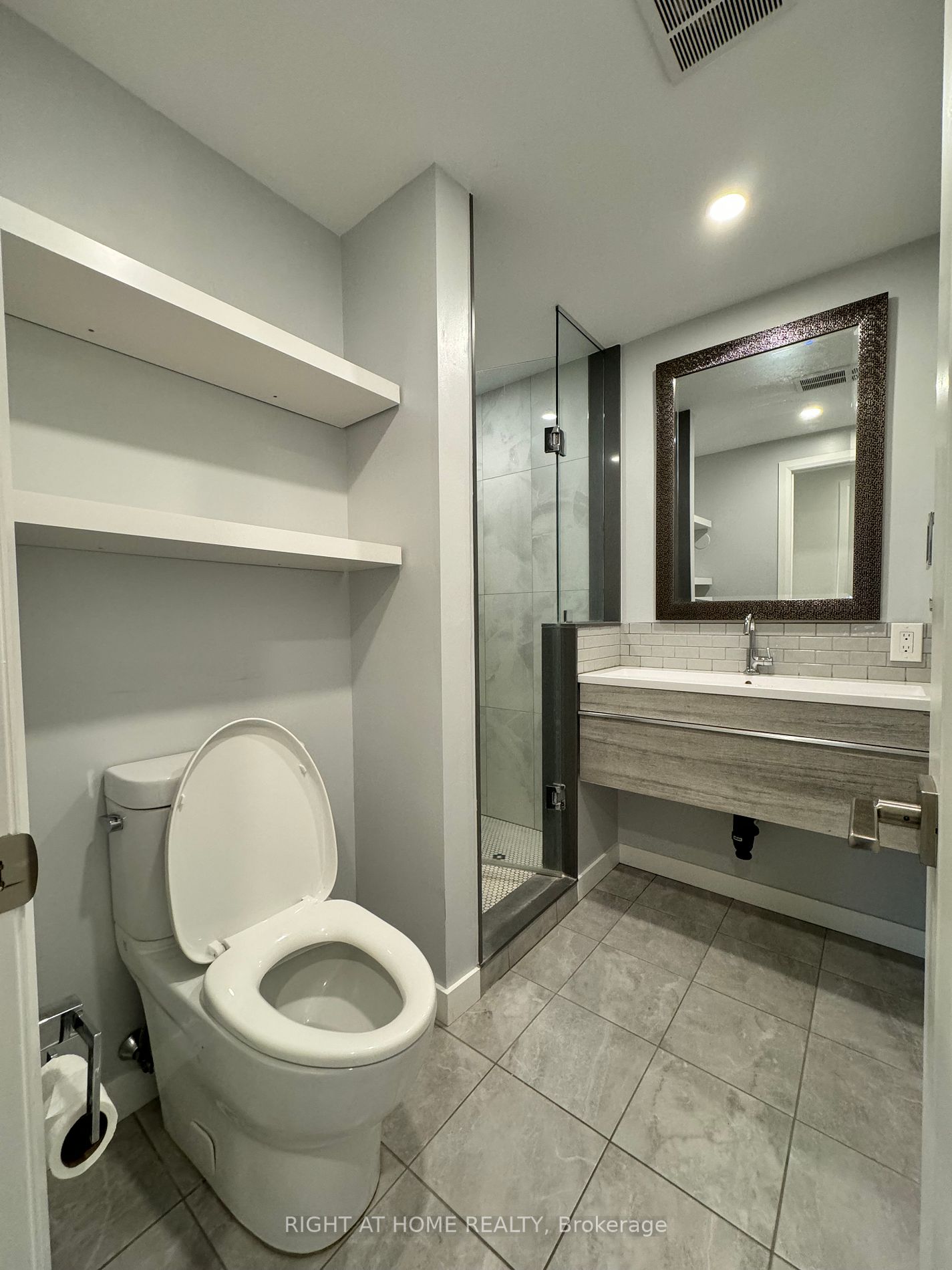 133 Lillian Cres Main