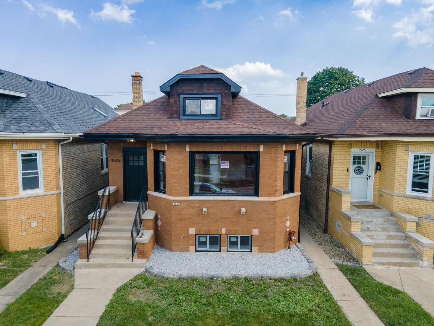 Stunning fully renovated luxury home indeed desirable neighborhood of Chicago. This exceptional four bedroom three bedroom residence seamlessly blinds meticulous craftsmanship with contemporary design hi ceilings and abundant natural light create a bright Airy ambience while high-end finishes and gleaming hardwood floors throughout Elevate the homes. Great location, walking distance to restaurants, shops, Starbucks, huge park.