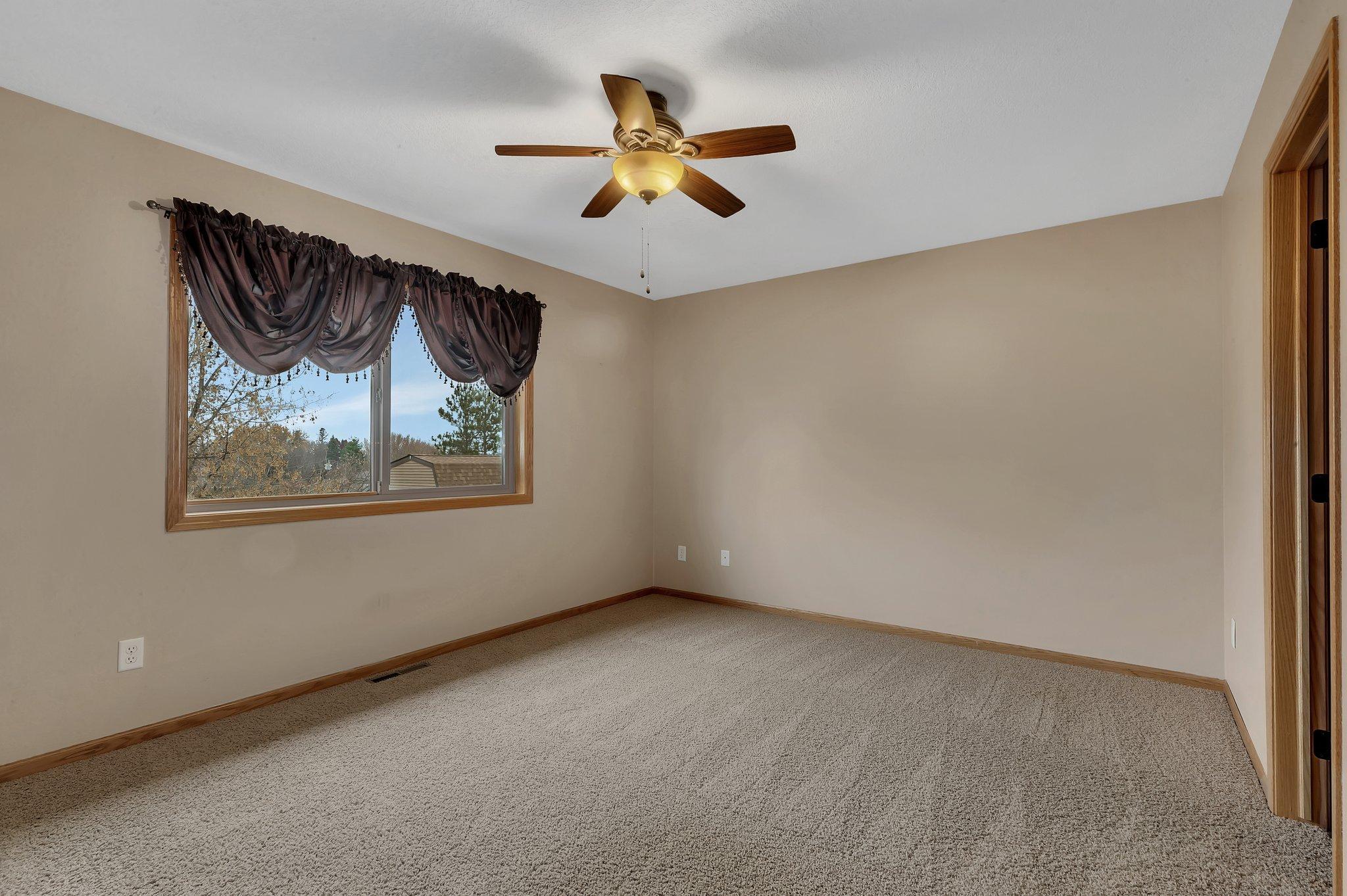 209 Iverson Street W