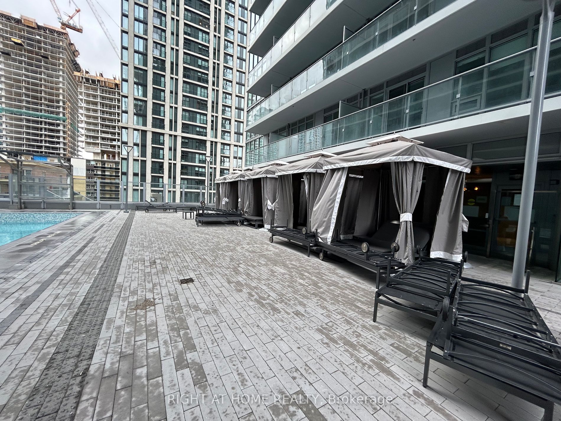 99 Broadway Ave 906 Nt