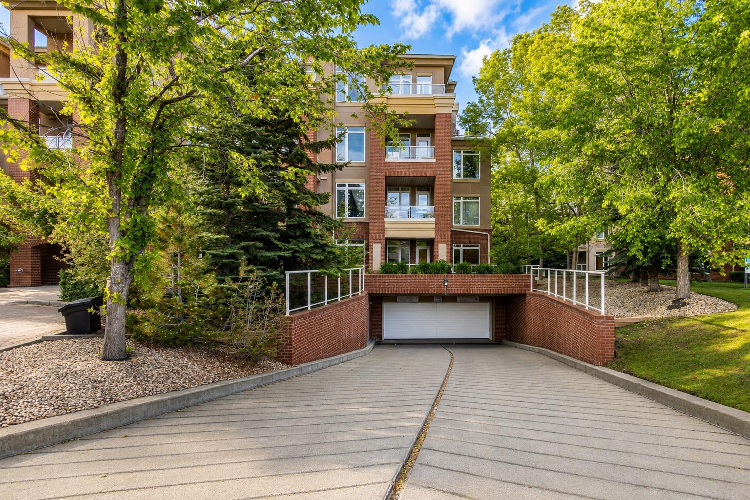 10 Hemlock Crescent SW 306
