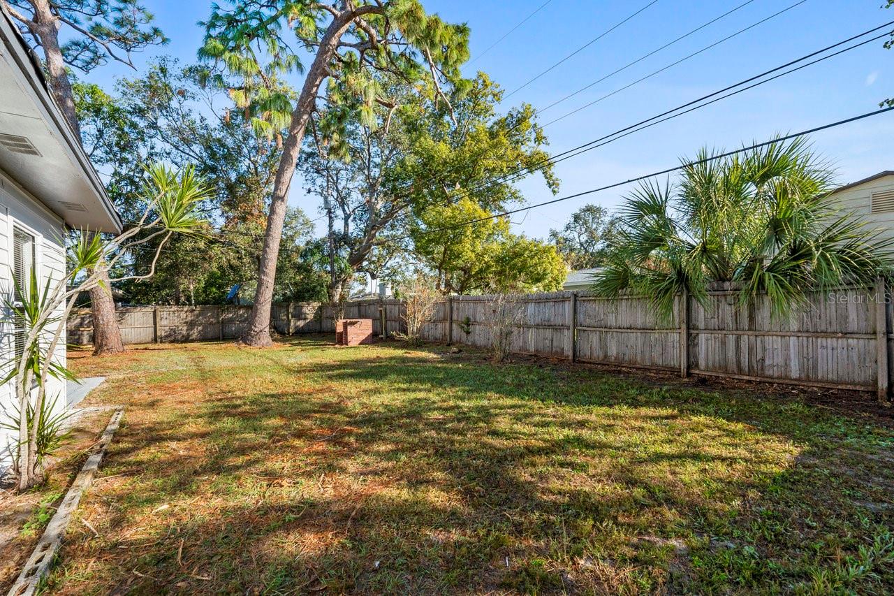 523 Deville Drive E
