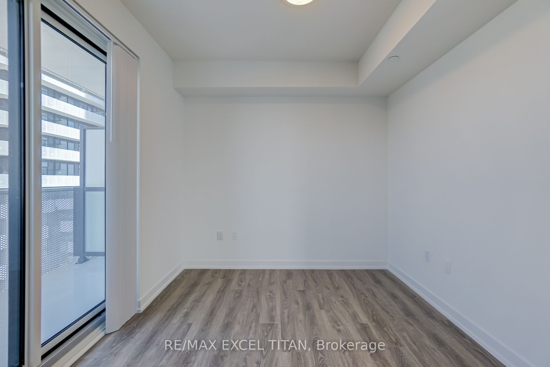 195 Commerce St 2911