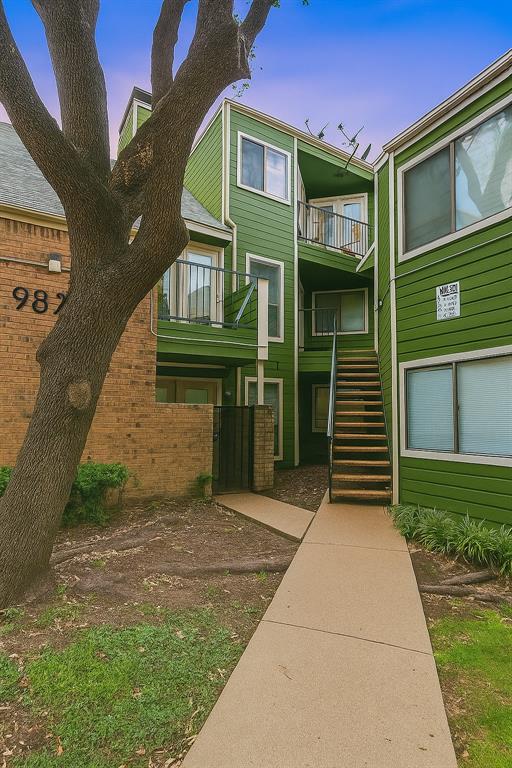Welcome to this updated 1-bedroom, 1-bath third-floor studio condo in the coveted Richardson ISD. A gated walk-through entry leads you to the front door, offering added privacy and security. Inside, you’ll find an open floor plan with a fully equipped kitchen featuring an oven-range, refrigerator, dishwasher and microwave—all replaced in 2022 (except dishwasher). The stackable washer and dryer, replaced in 2024, is conveniently tucked away in the bathroom. Major system updates provide peace of mind, including a recently replaced HVAC installed in July 2025. This condo is an excellent option for students, first-time buyers, or investors seeking rental income. The community includes a community pool and tennis courts. Currently tenant-occupied, this property presents a turn-key investment opportunity with immediate income potential. With its blend of modern updates, community features, and prime location, this condo delivers value and convenience in one package. Contact agent for investor information, i.e. income, etc.