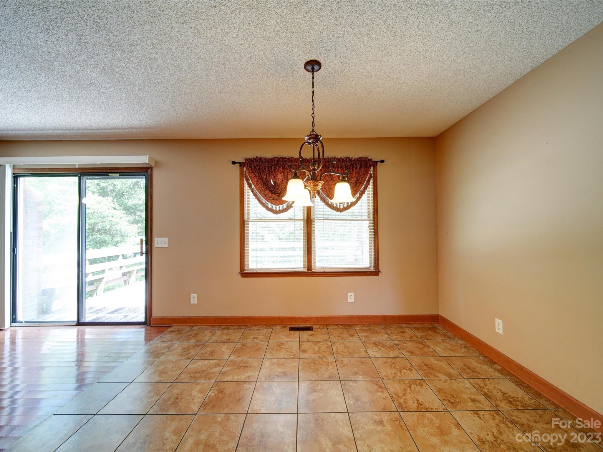 605 Heatherwood Drive