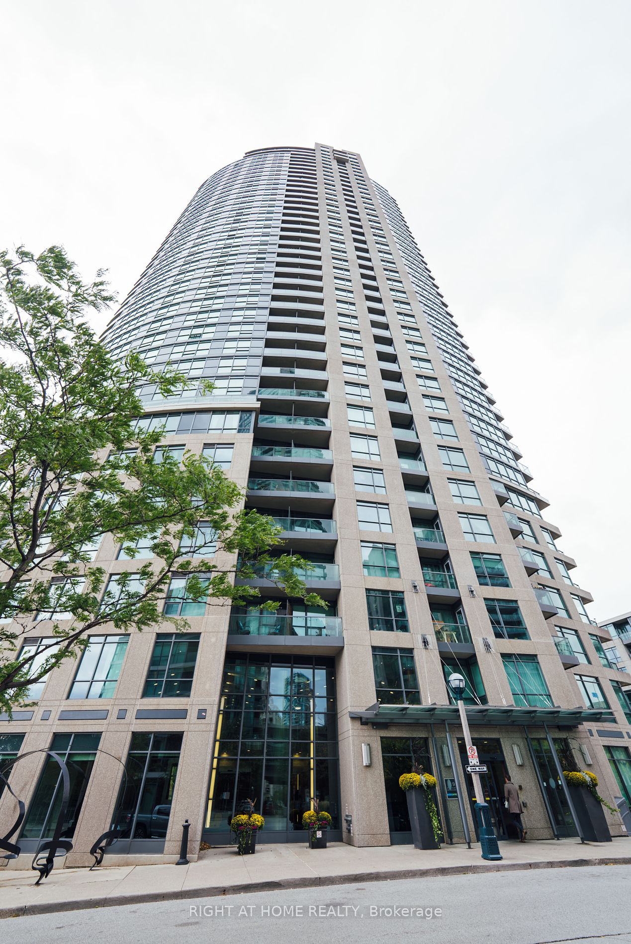 219 Fort York Blvd 1001