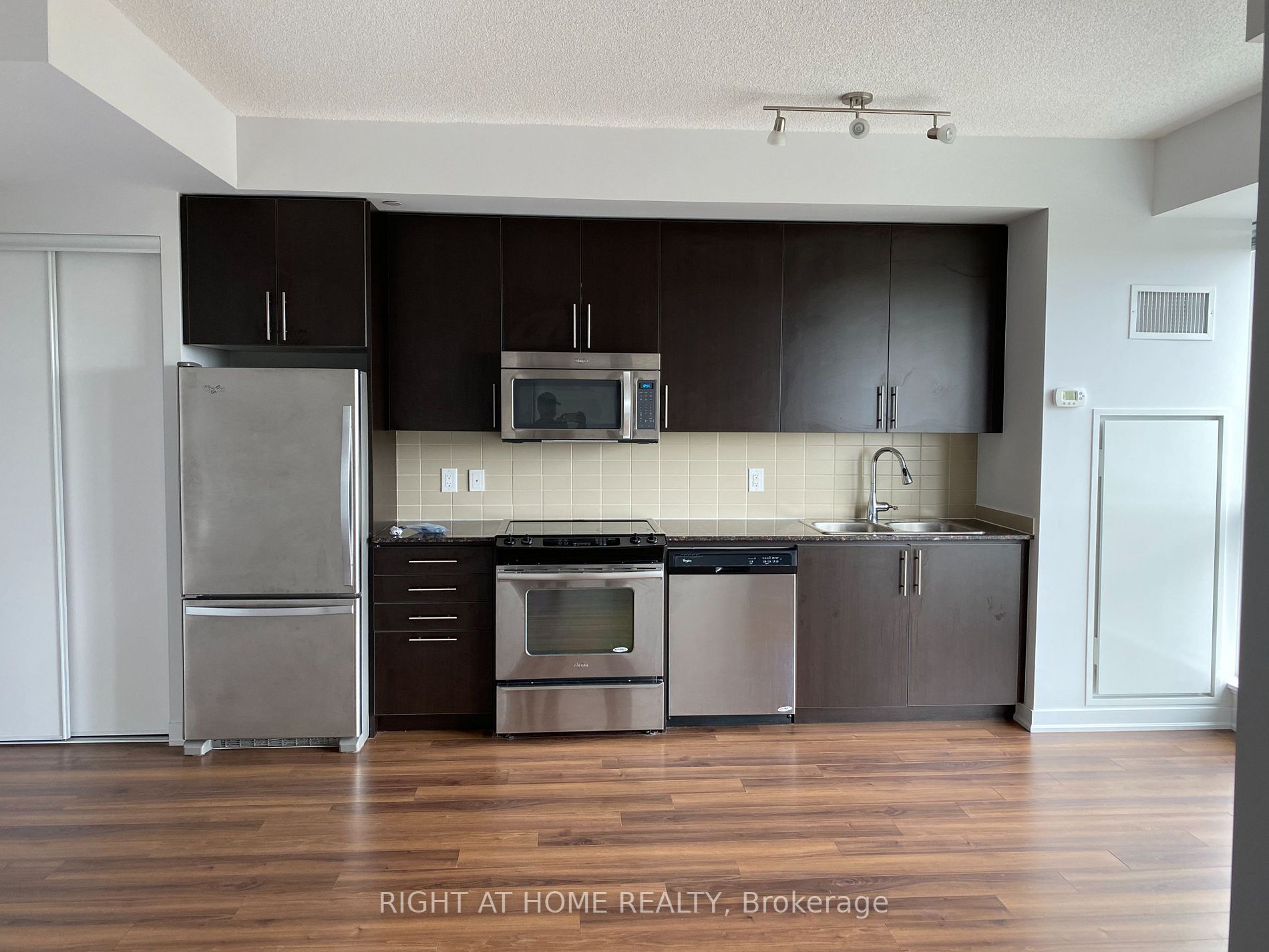 60 Berwick Ave 806