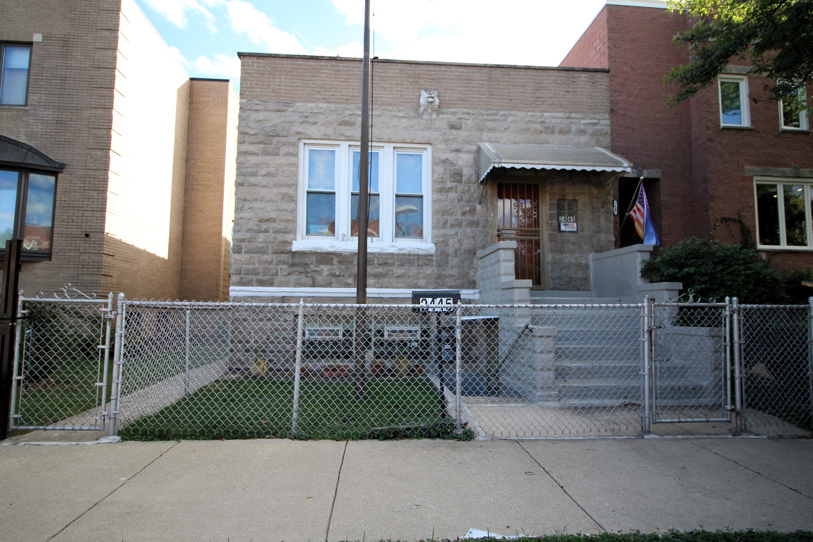 Perfect Development Opportunity in Smith Park / Ukrainian Village  Rare 3,110 sq. ft. lot with R3 zoning, featuring an existing one-story brick building. Prime location directly next to Smith Park and steps from the Metra stop. Sold as-is, with no disclosures.