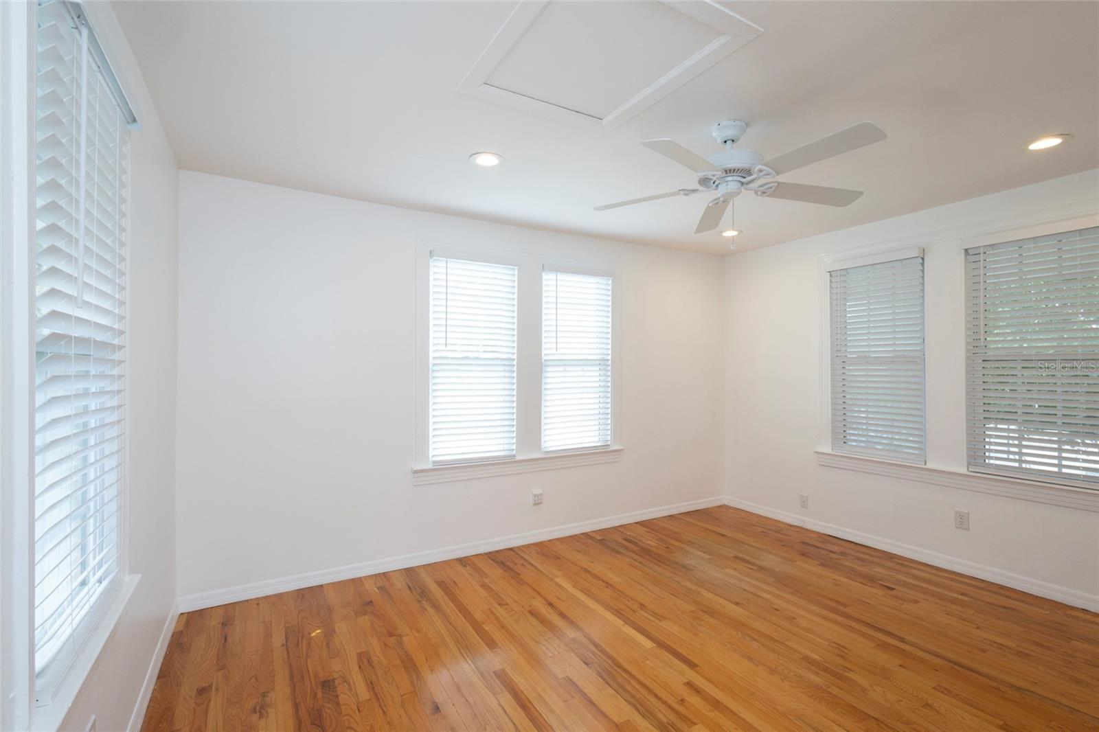 3012 W Sitios Street