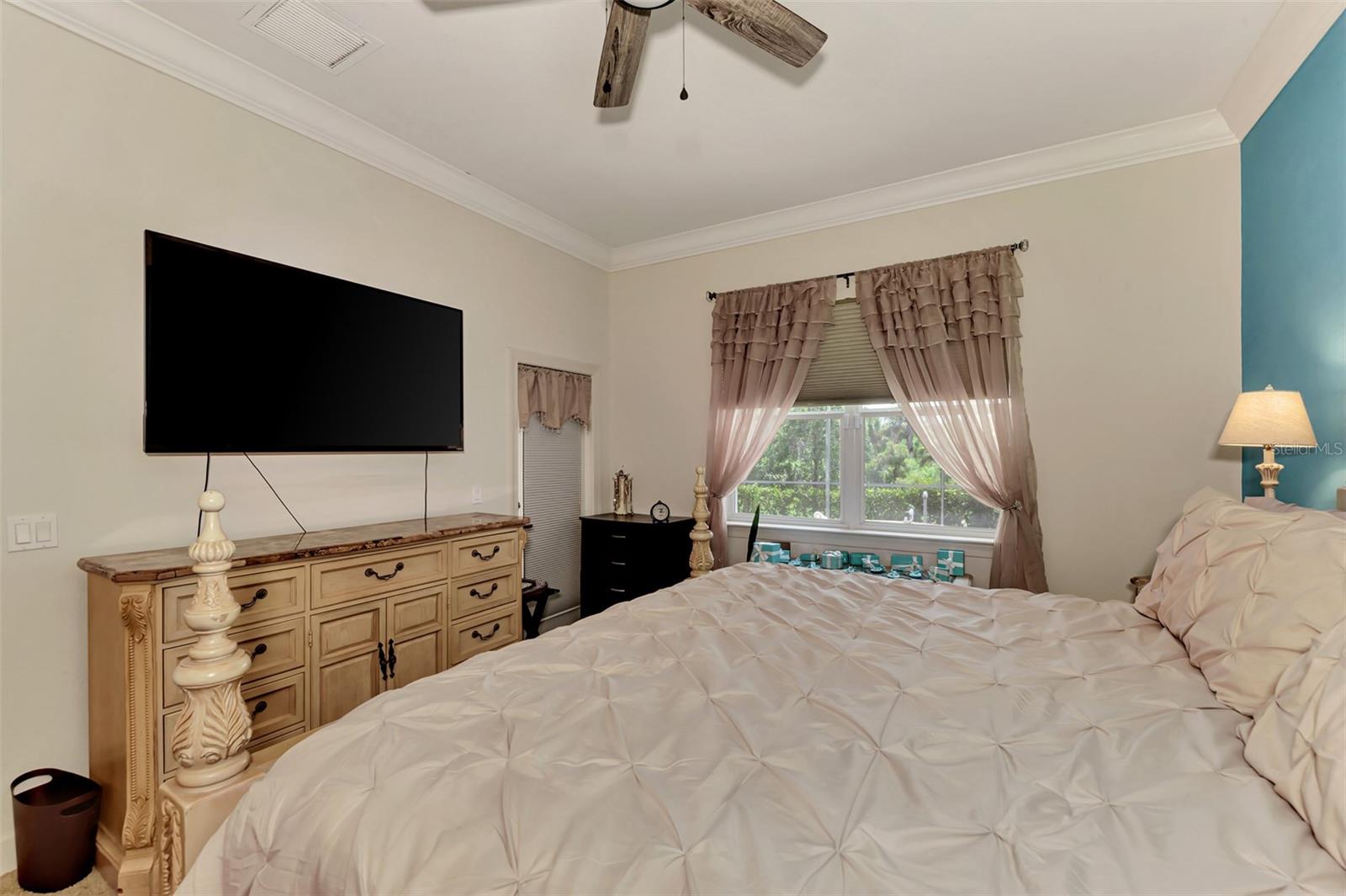 13104 Creekside Lane