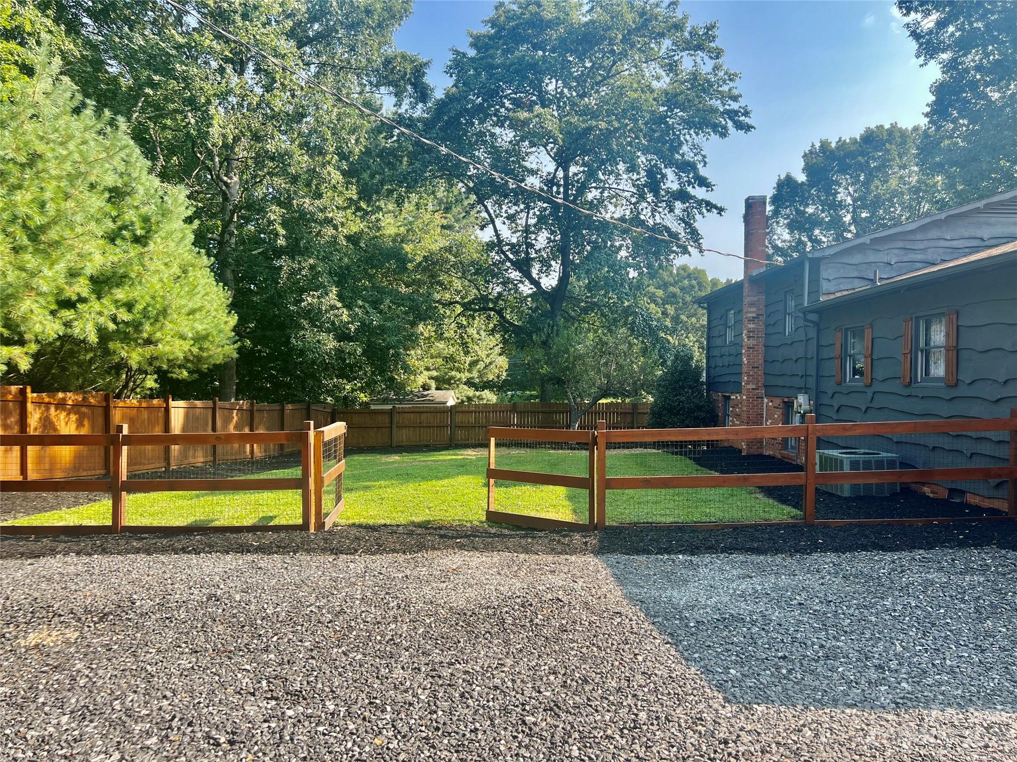 3505 Deal Mill Road