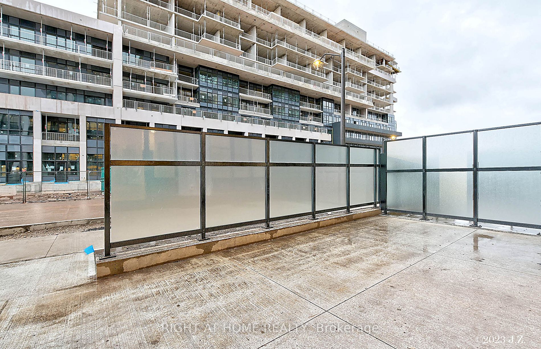 405 W Dundas St 112