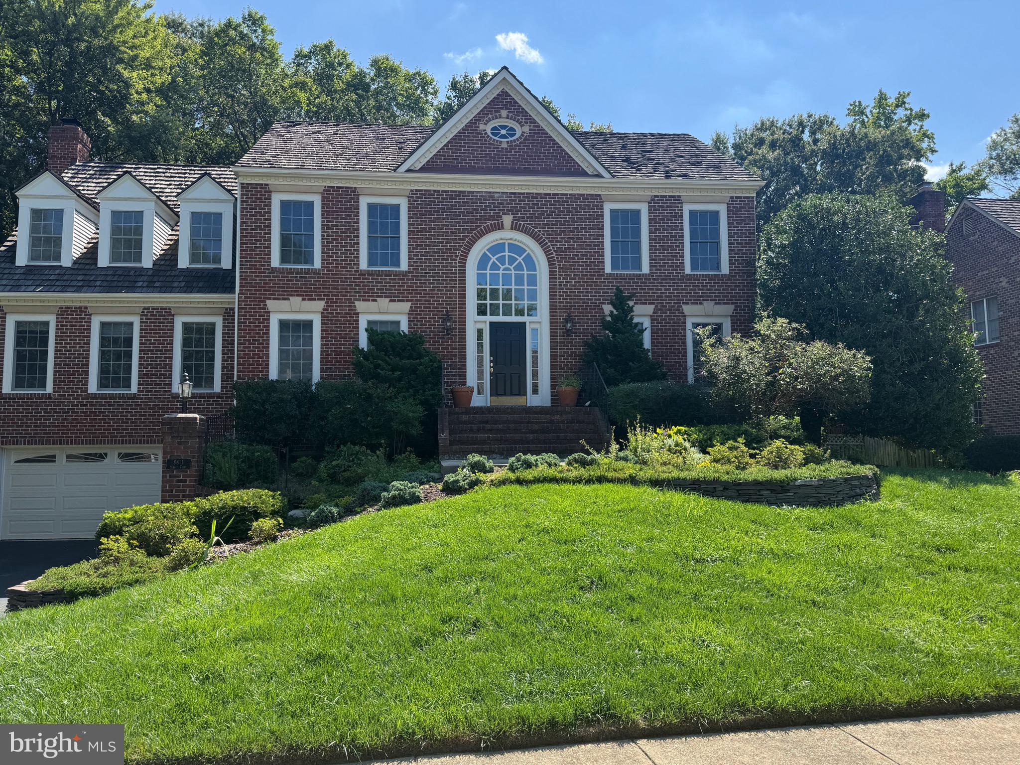 8811 Surrey Court