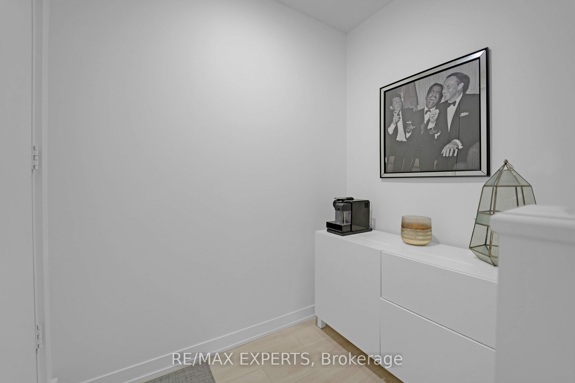 1095 Cooke Blvd 37