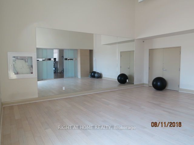 185 Bonis Ave 1007