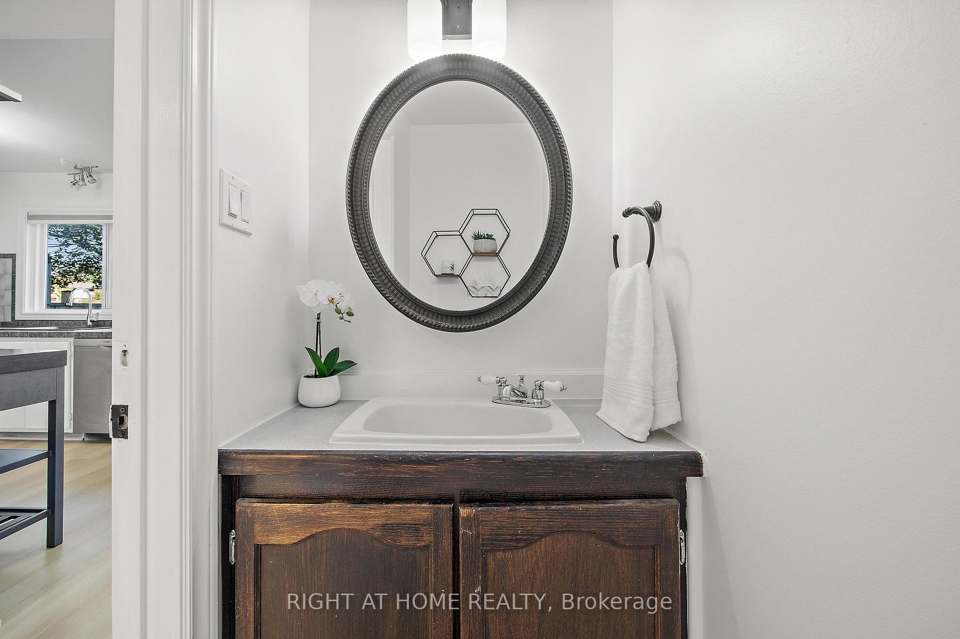 1020 Central Park Dr 82