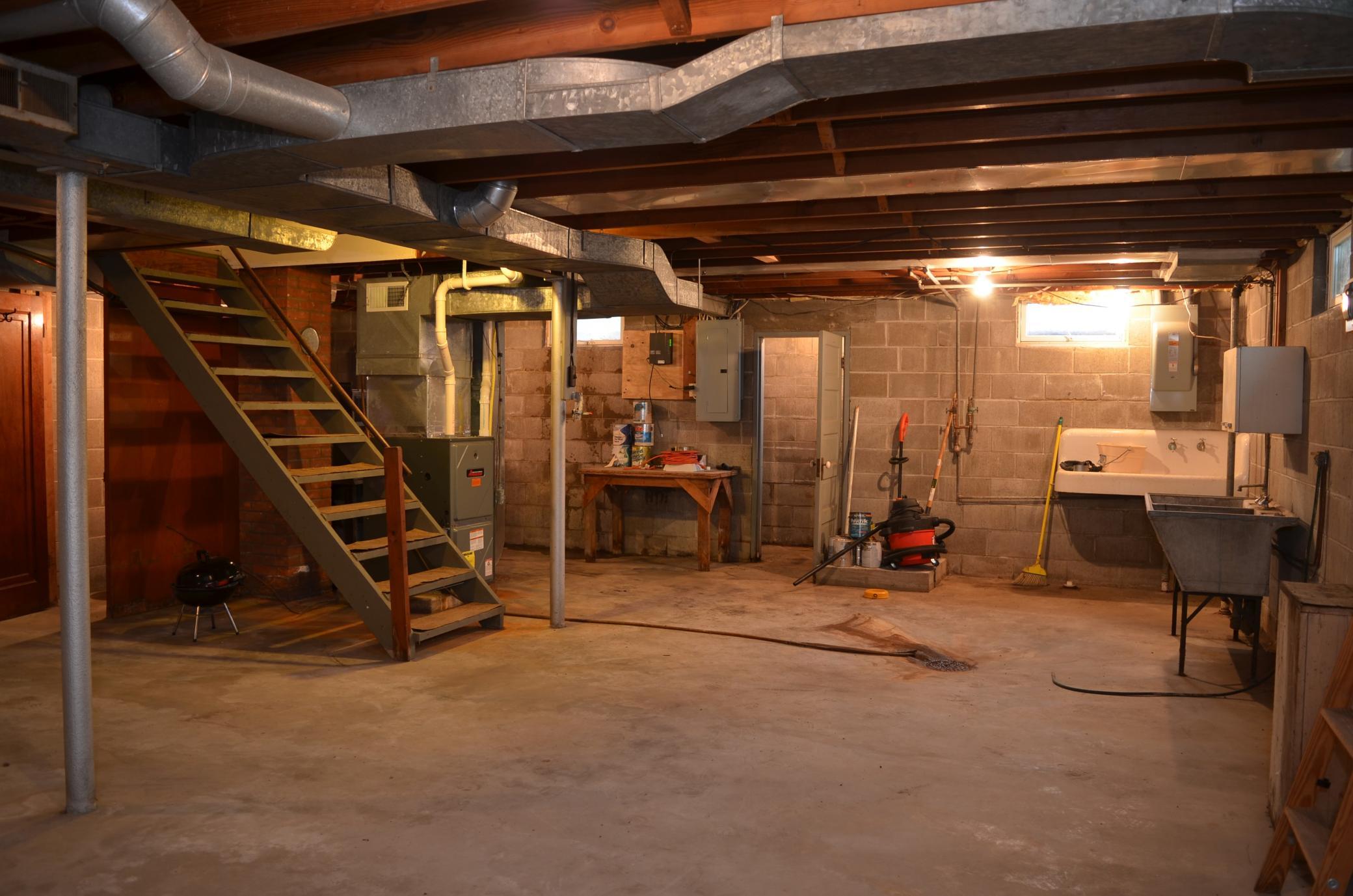 100 E Bluff Street