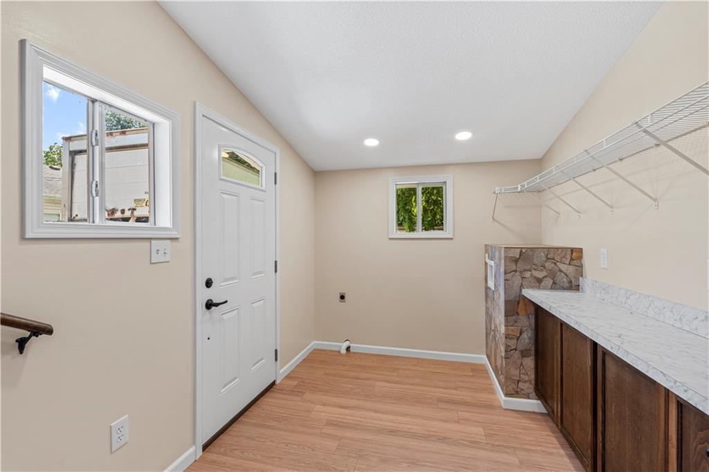115 W Walnut Street