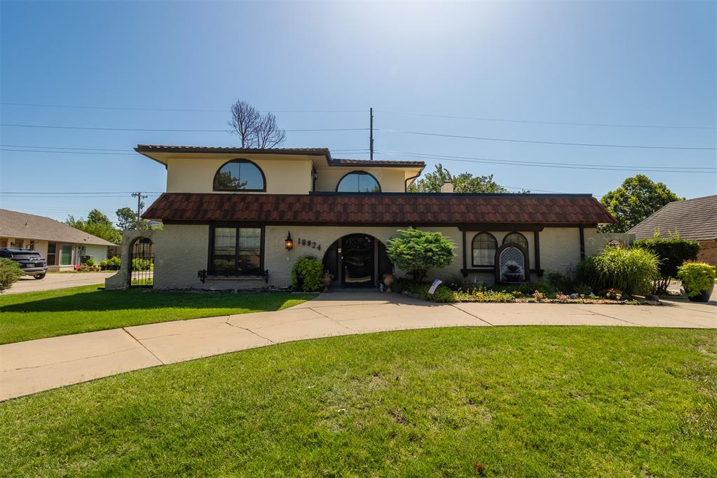 **Stunning 3-Bedroom Home on a Beautiful, Expansive Lot**

Step into elegance and comfort in this beautifully updated 3-bedroom, 3-bath home, nestled on a spacious lot adorned with mature shade trees that offer both privacy and charm. From the moment you enter, you'll be greeted by soaring ceilings, an abundance of natural light from large windows, and a grand staircase that sets the tone for the rest of this exceptional property.

Inside, the home offers two spacious living areas, a formal dining room, and a cozy breakfast nook—providing plenty of room to relax and entertain. The thoughtfully designed layout creates a natural flow between spaces, perfect for both everyday living and special occasions.

The bedrooms are generously sized, including a luxurious primary suite with a spa-like ensuite bathroom. Unwind in the spacious soaker tub or enjoy the serene experience of the rainfall shower—your private retreat awaits.

The updated kitchen provides a great space to let your creative culinary side flourish with all of the amenities you need to be an amateur chef!

Outside, an oversized driveway offers ample parking and leads directly into the backyard—ideal for extra vehicles, trailers, or recreational toys. A large covered patio completes the outdoor space, perfect for entertaining or relaxing year-round.

Designed for both comfort and style, this home boasts multiple updates throughout, blending modern touches with timeless character. Whether you’re hosting guests or enjoying a quiet night in, the inviting layout and expansive lot make this home truly special.

Don’t miss your chance to own this remarkable property. Schedule your showing today!