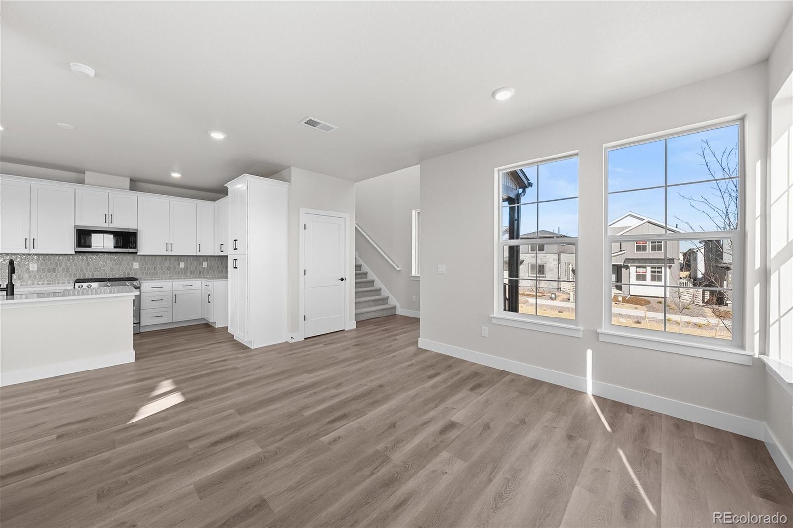 8737 Whiteclover Street