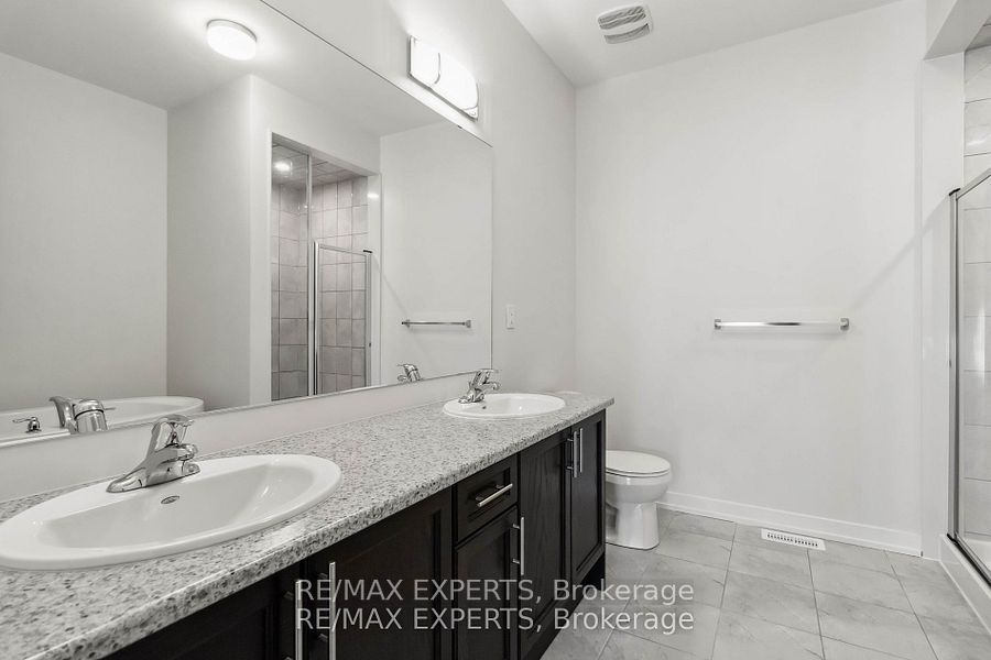 33 Kinloss St
