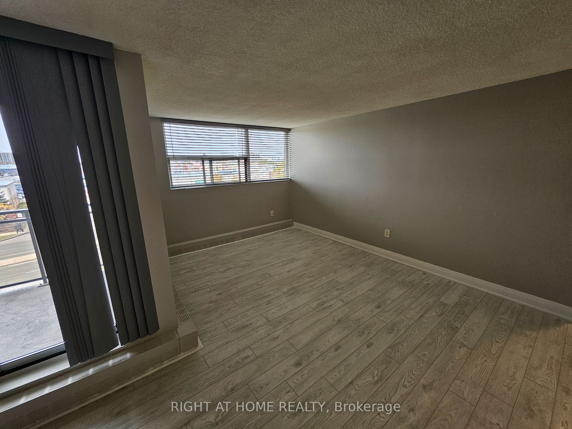 2900 N Battleford Rd 403