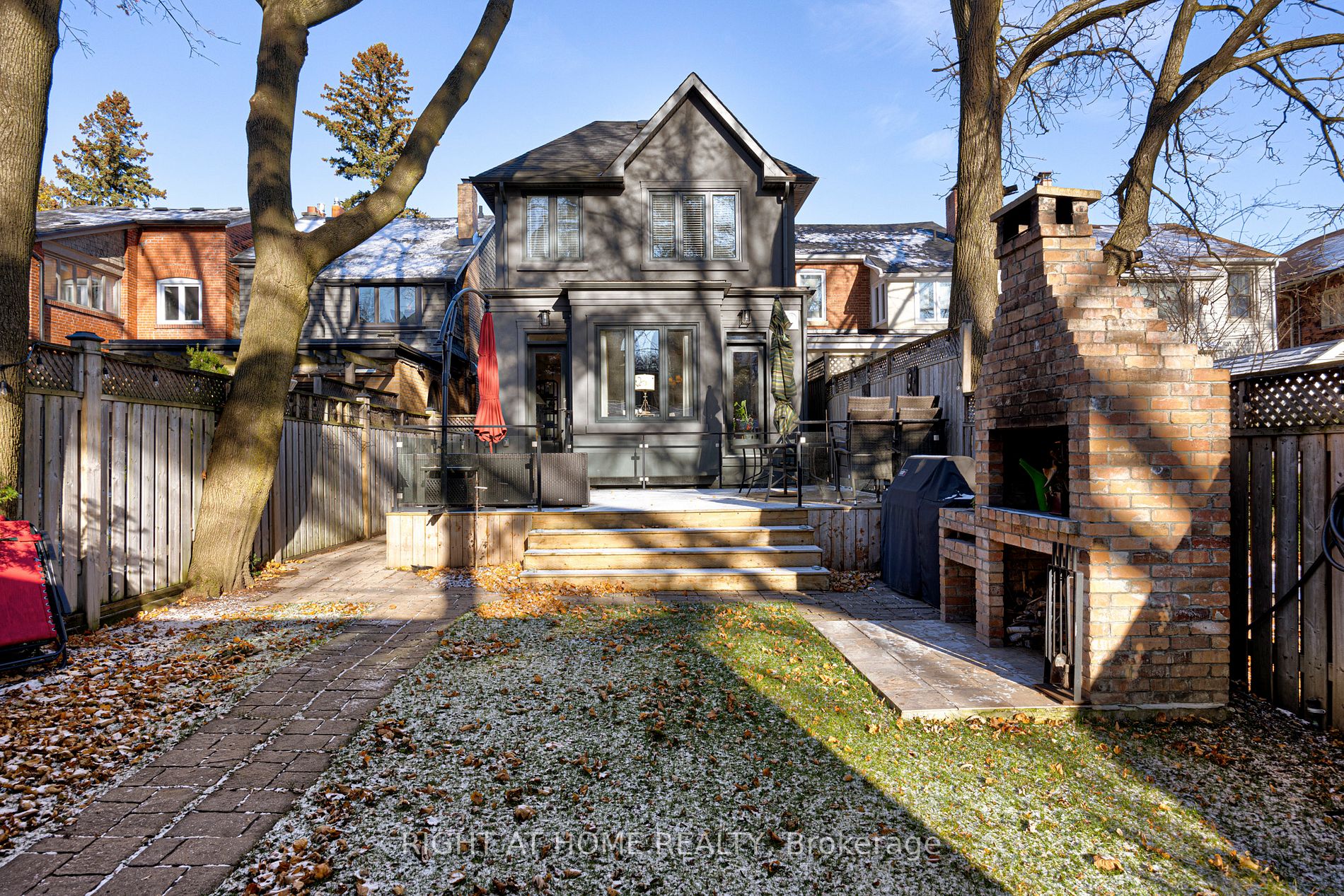 55 Stibbard Ave