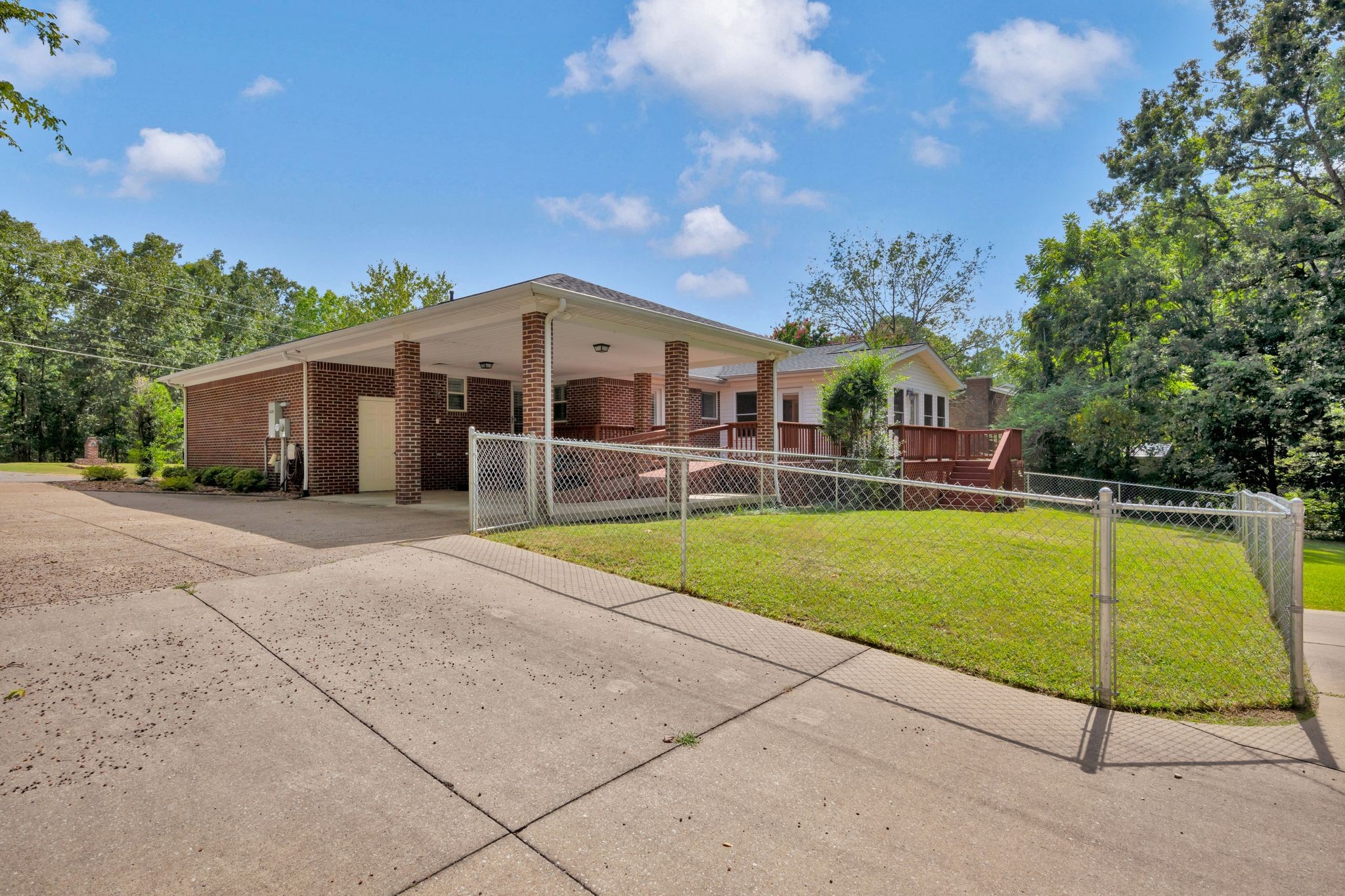 454 Powers Blvd