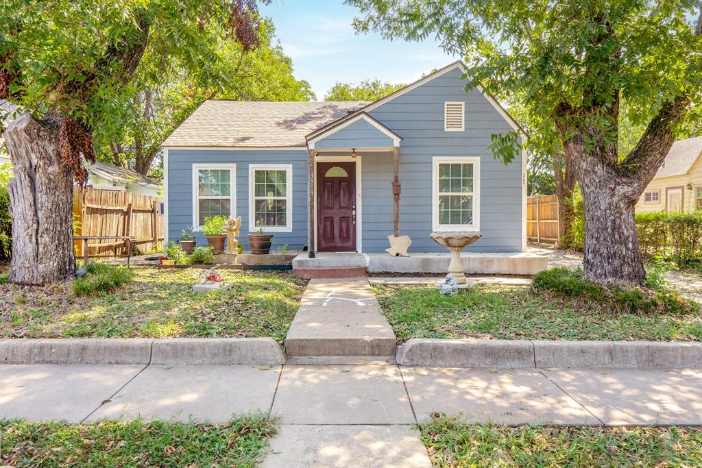 Welcome to 3509 College Ave! This beautifully updated Fort Worth home offers charm, comfort, and versatility in a prime location. The main house features 3 bedrooms and 1 bathroom, with an inviting layout that includes a spacious living room, dining area, and kitchen. Stylish luxury vinyl plank flooring flows throughout, creating a modern, low-maintenance feel.
Adding to the appeal is a 2-bedroom, 1-bath accessory unit—perfect for extended family, a private guest suite, or even rental income potential. Whether you’re looking for overflow space or an investment opportunity, this property delivers flexibility.
Enjoy being close to the hospital district and Fort Worth’s vibrant Near Southside entertainment district, filled with restaurants, coffee shops, nightlife, and cultural experiences.
Don’t miss your chance to own a move-in-ready home with built-in income potential in one of Fort Worth’s most sought-after areas! All information is deemed reliable. Buyer agent and buyer to verify all information is correct.