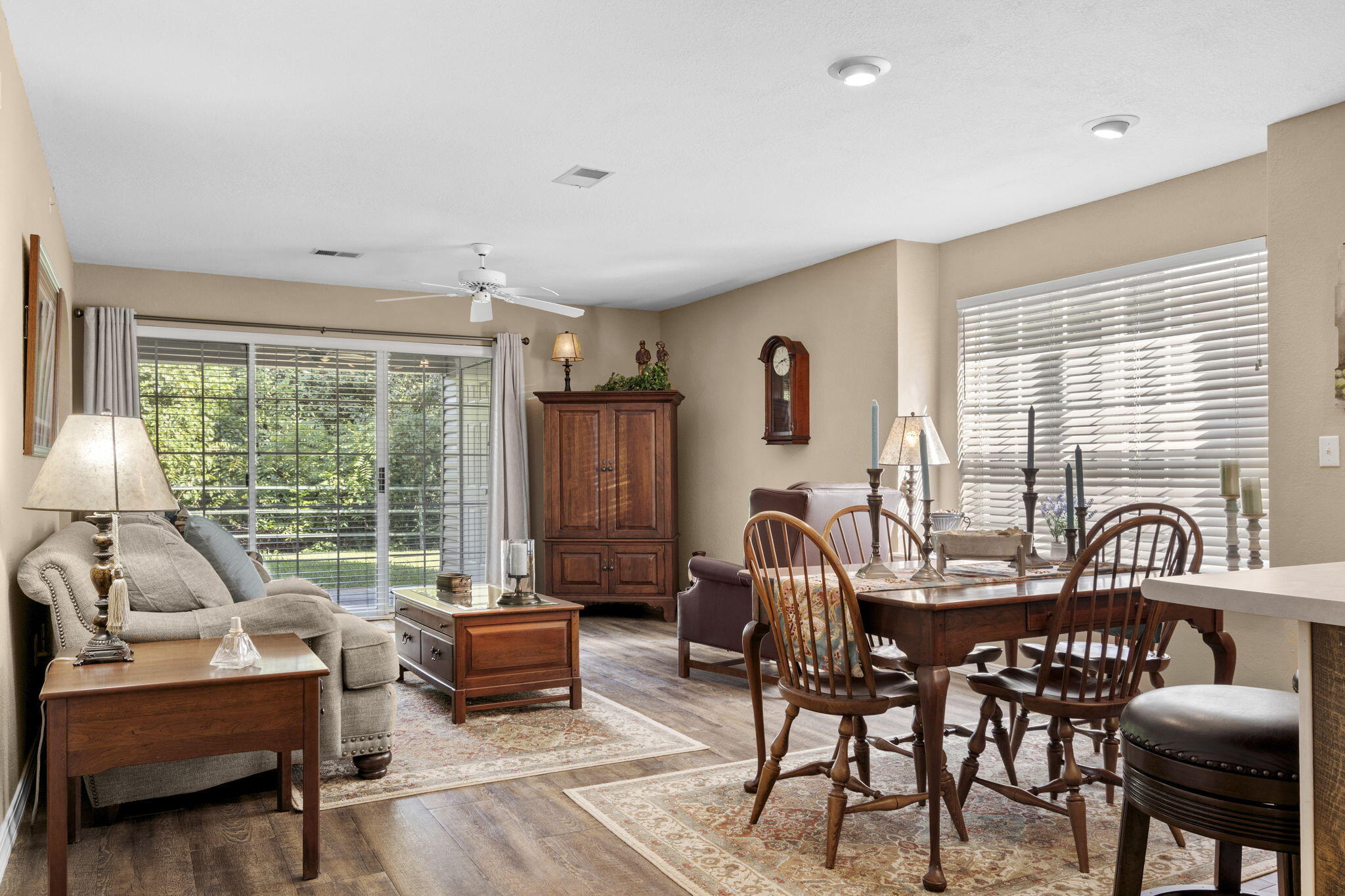 175 W Rockford Drive 4