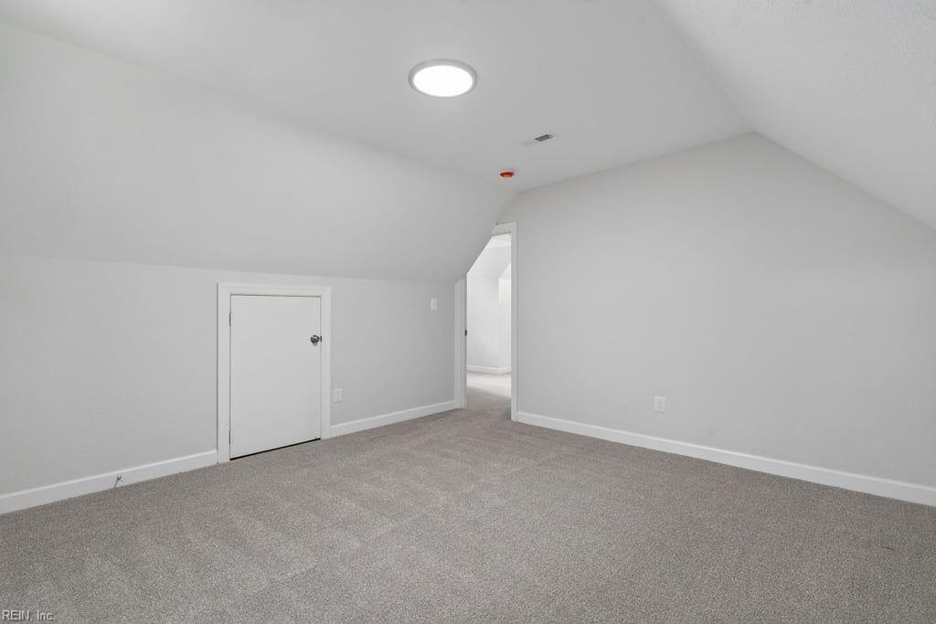 112 W Rexford Drive