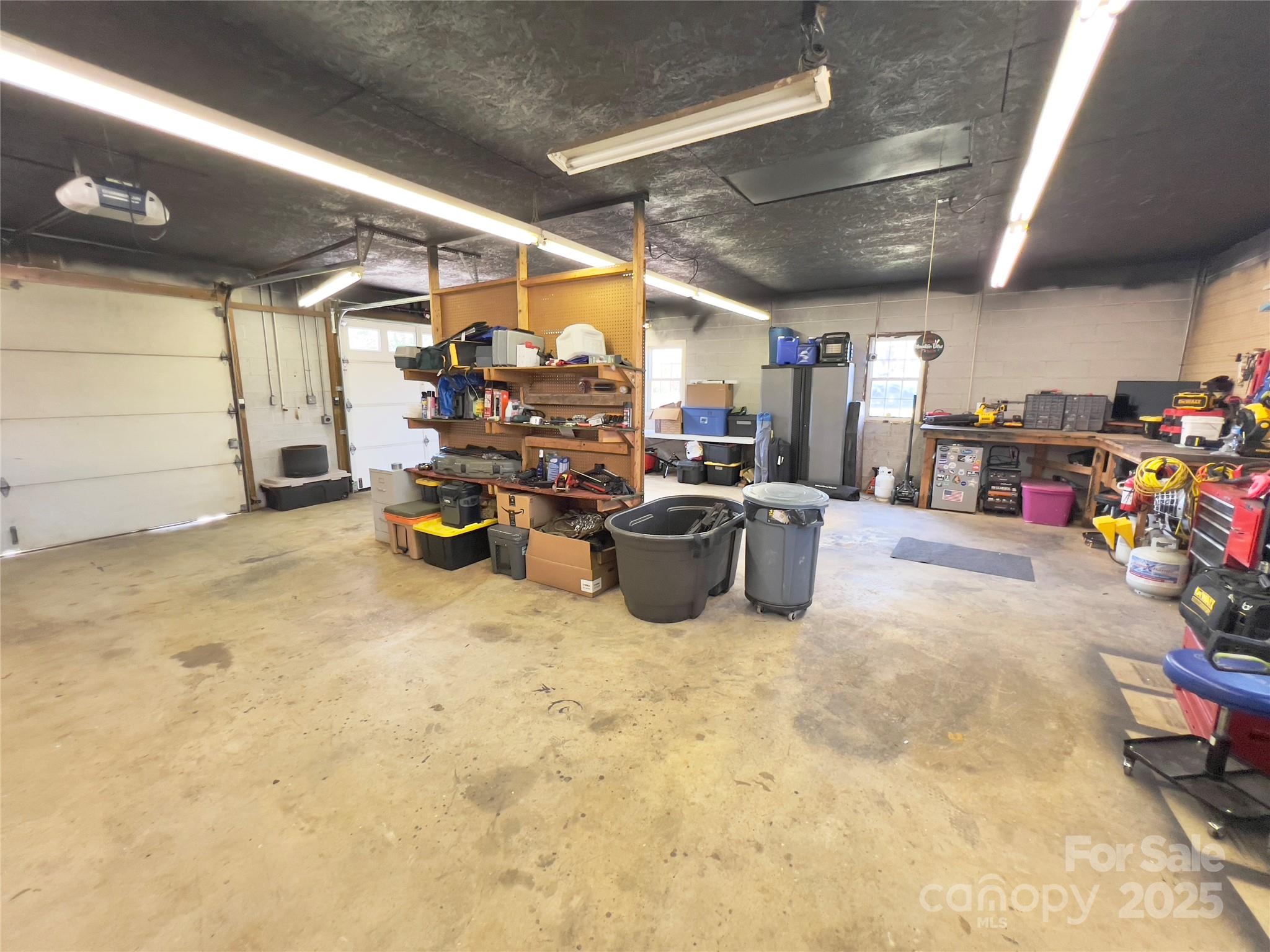 2594 Baker Circle