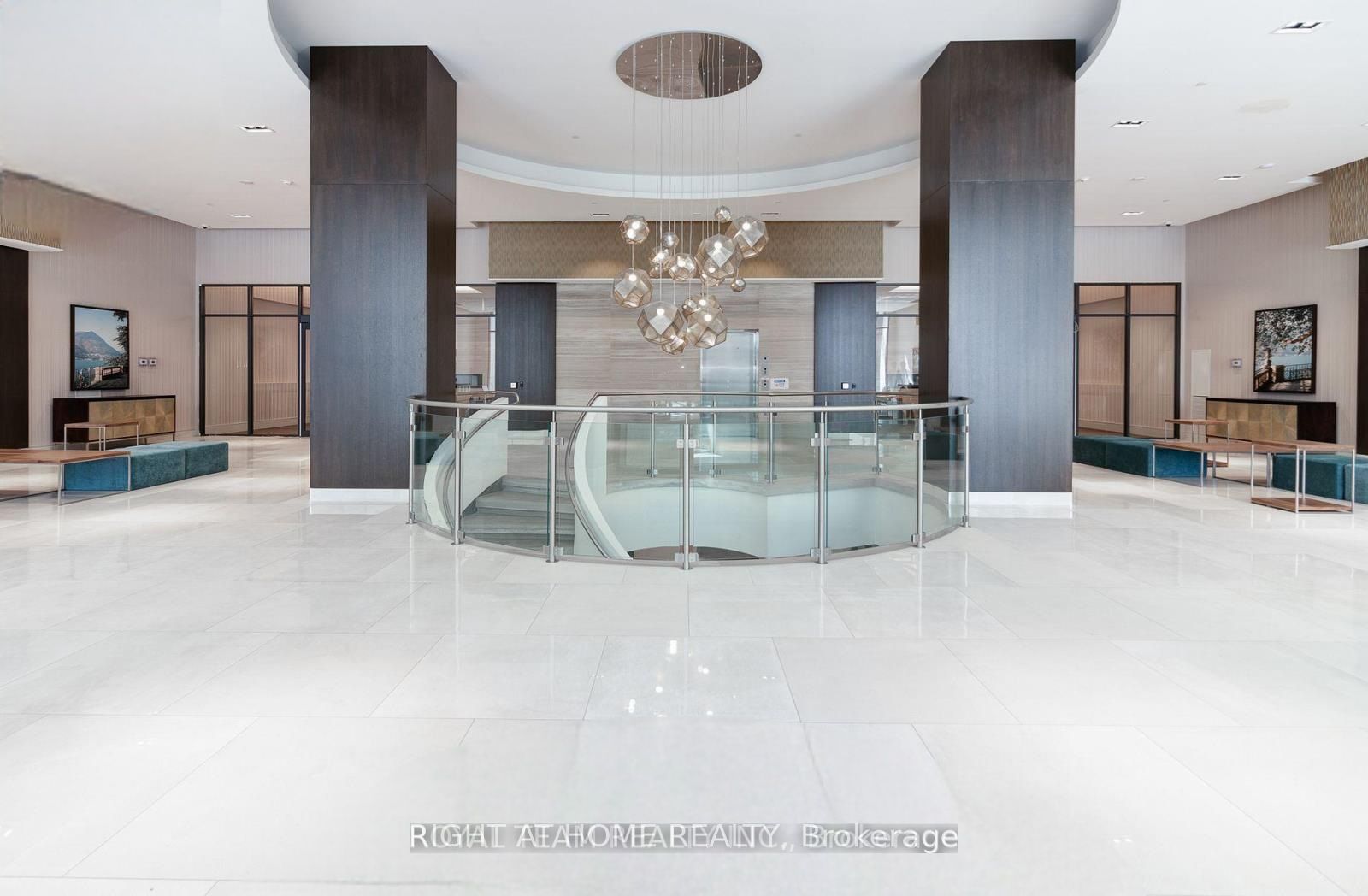 9000 Jane St Ph-2701