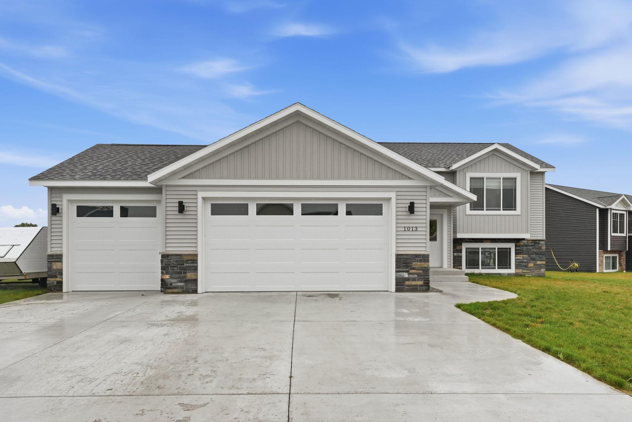 1013 26th Street Loop N
