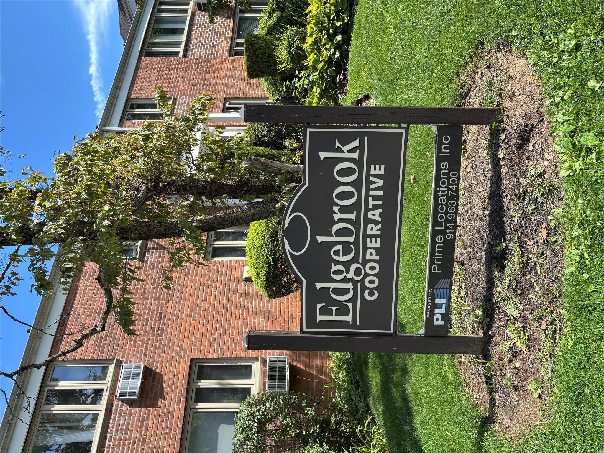 40 Lawrence Drive D