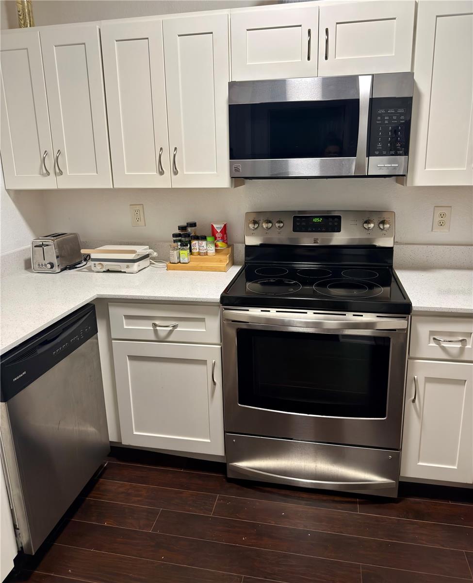 300 E South Street 6004