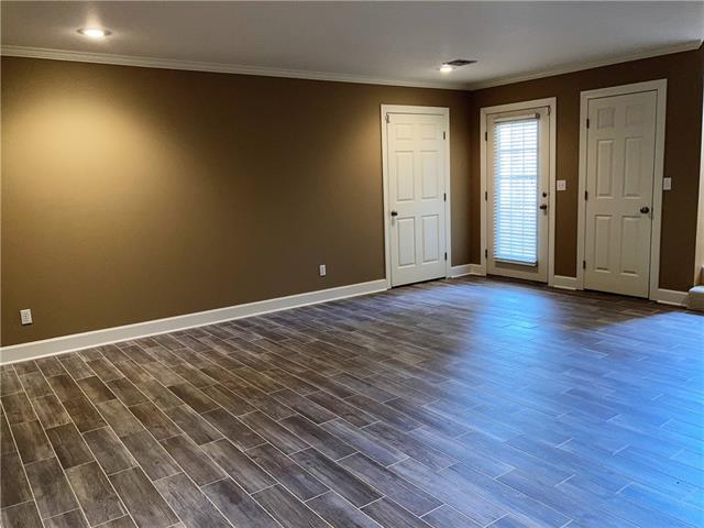 612 Carriage Court