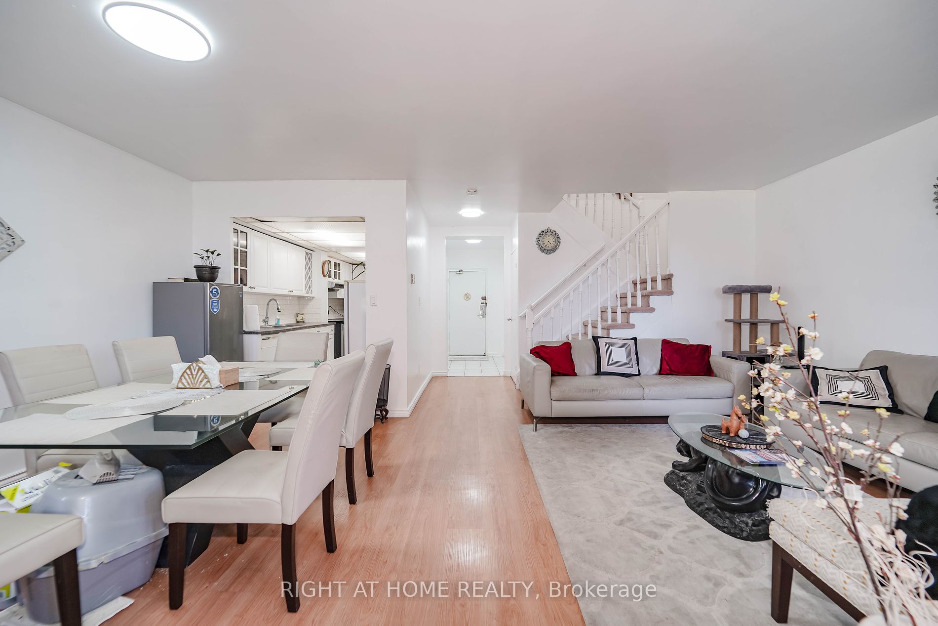 10 Crescent Town Rd 303