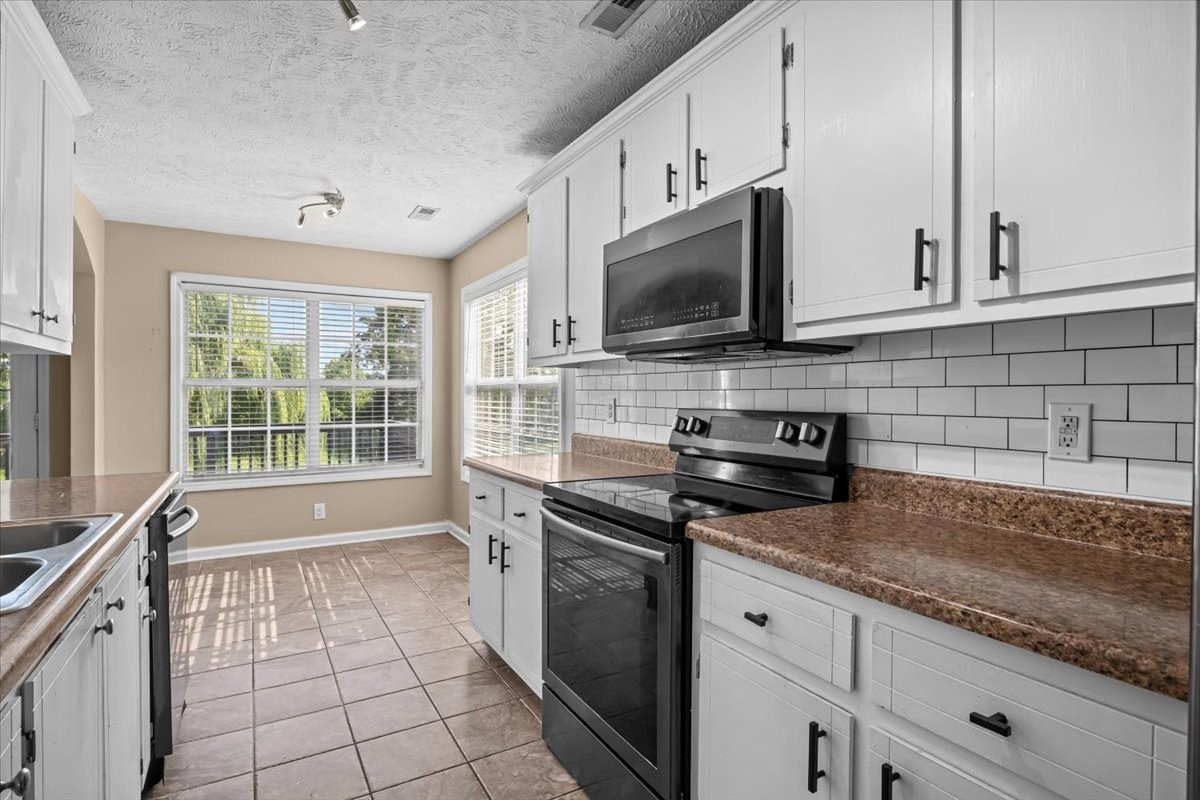 1613 Broad Cir