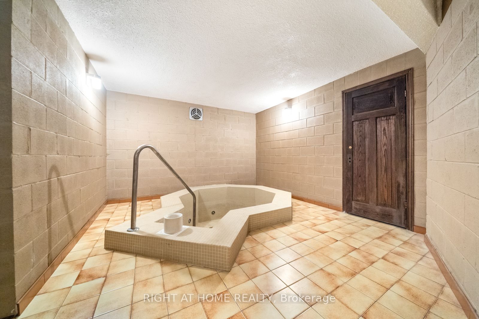 28 Mathers Dr