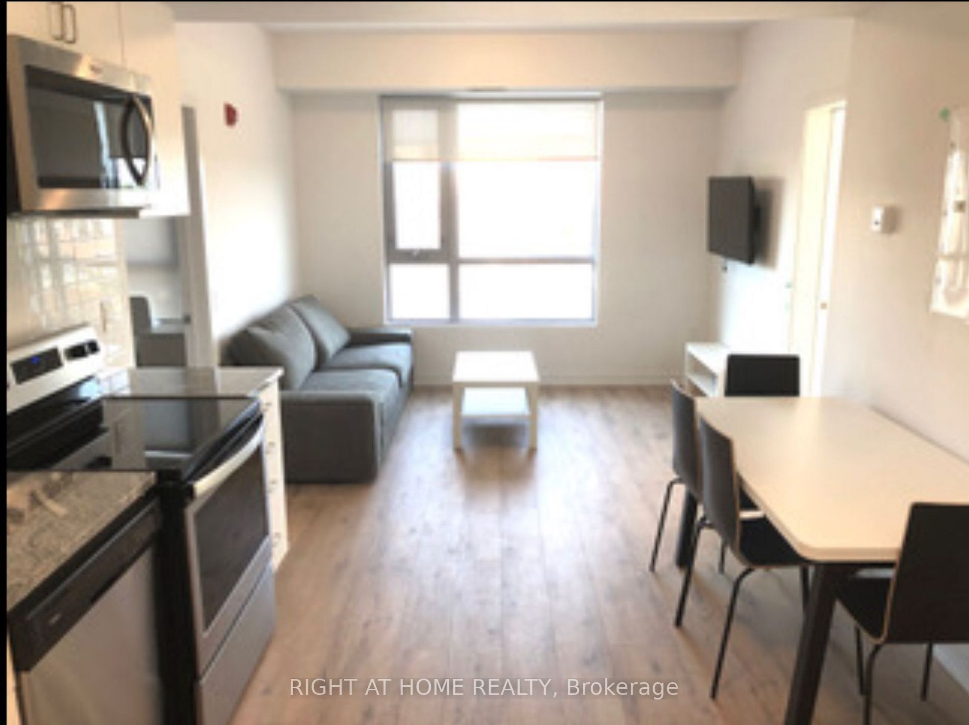 1800 N Simcoe St 318