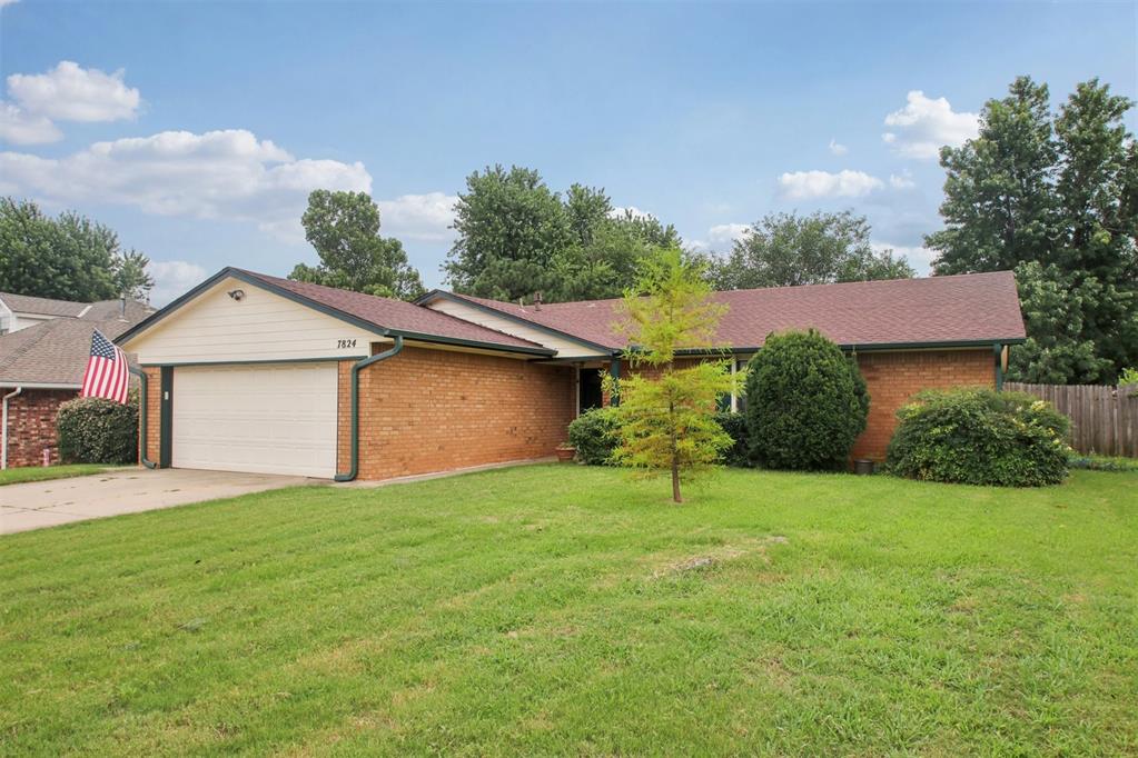 Perfectly situated near NW Expressway, Memorial, and the Turnpike, this well-kept home offers both comfort and convenience. Inside, you’ll find three generously sized bedrooms—each with its own walk-in closet—with beautiful bamboo-engineered hardwood flooring throughout. The spacious living room features a cozy corner fireplace and plenty of room to relax or entertain. Out back, a screened-in porch offers the perfect spot to enjoy peaceful evenings outdoors.