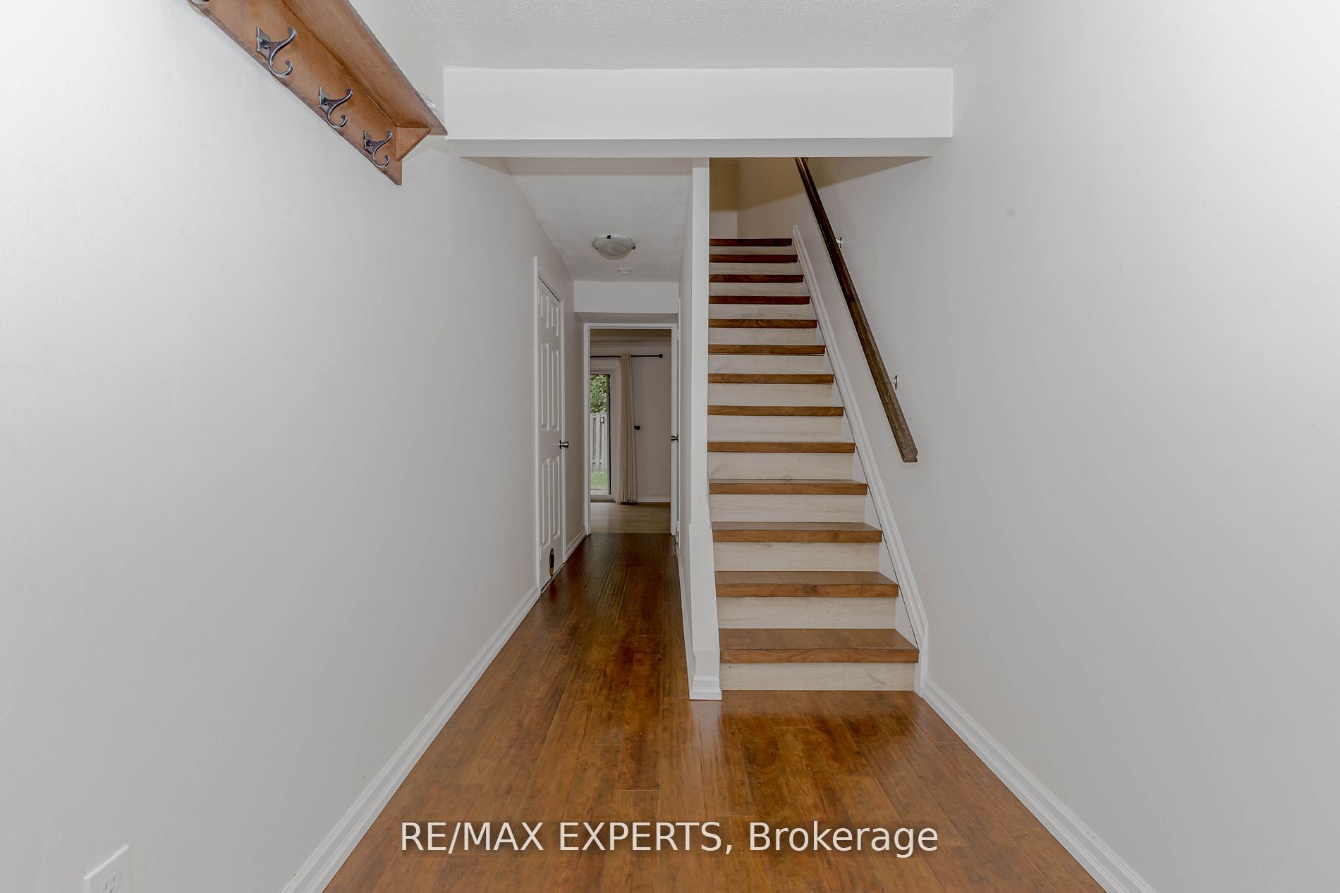 34 Bow Valley Dr 9