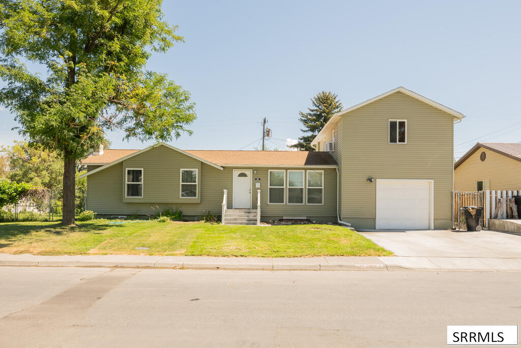 385 Berrett Avenue