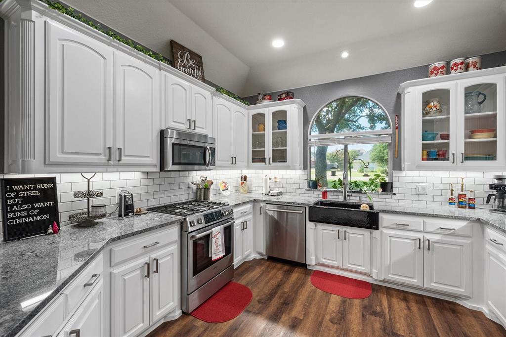 2811 London Lane