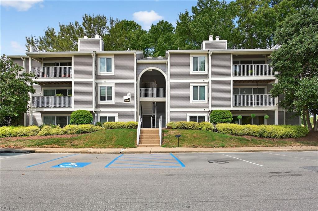 1024 Autumn Woods Lane 111, Virginia Beach, VA 
